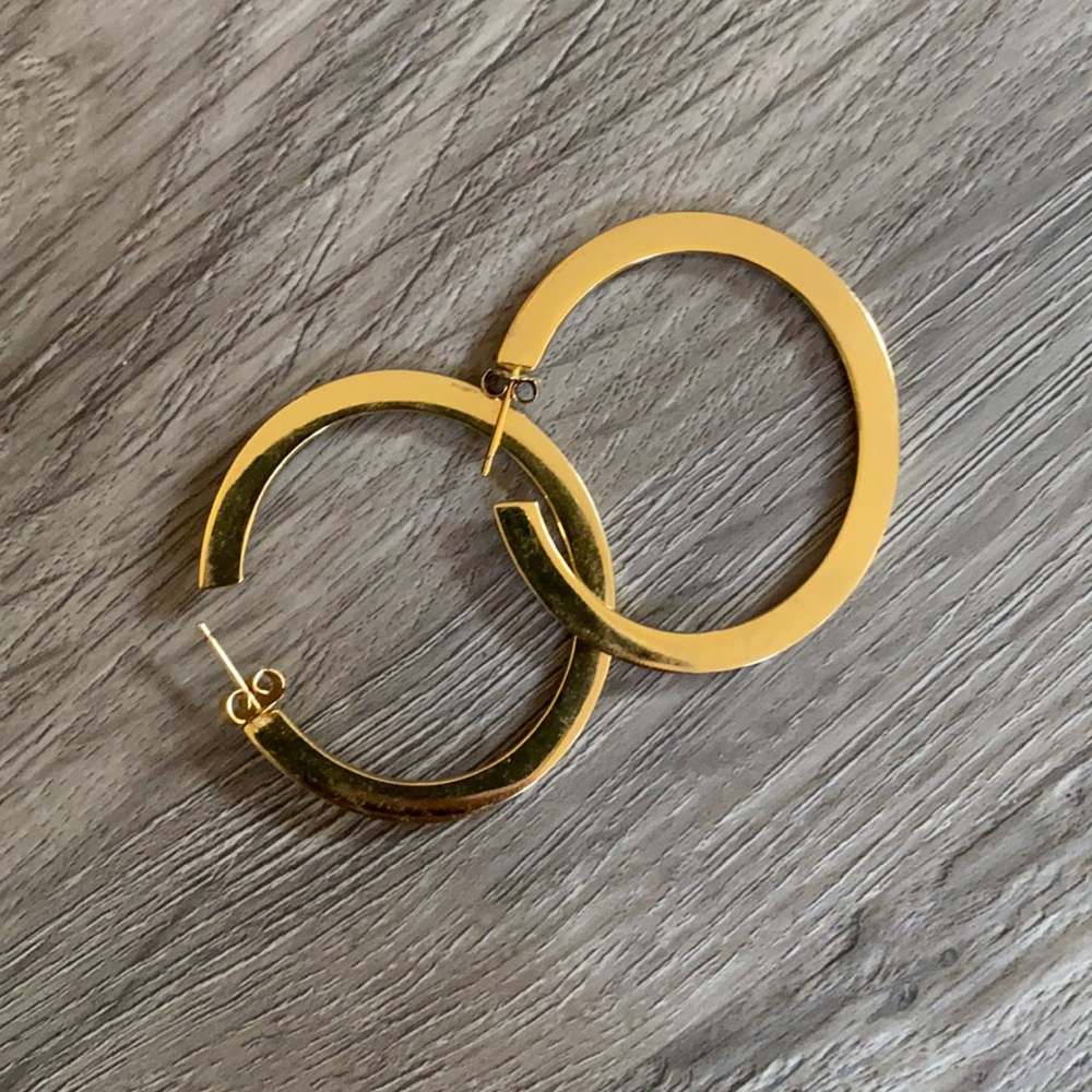 November Six hoop earrings